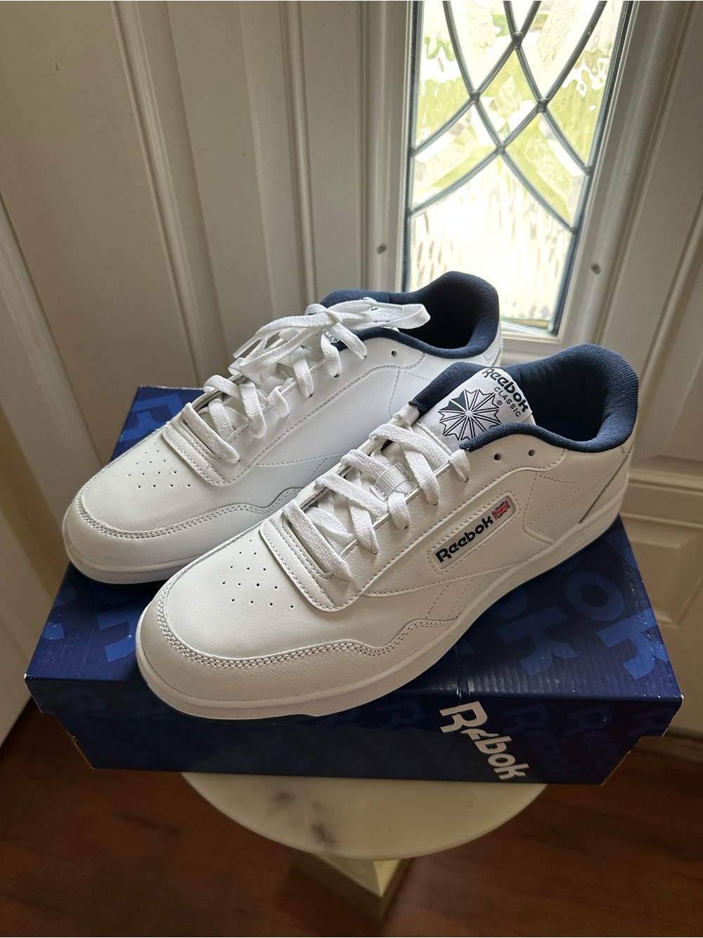 Reebok Club MEMT Men's Shoes White/Navy Leather - Picture 3 of 12